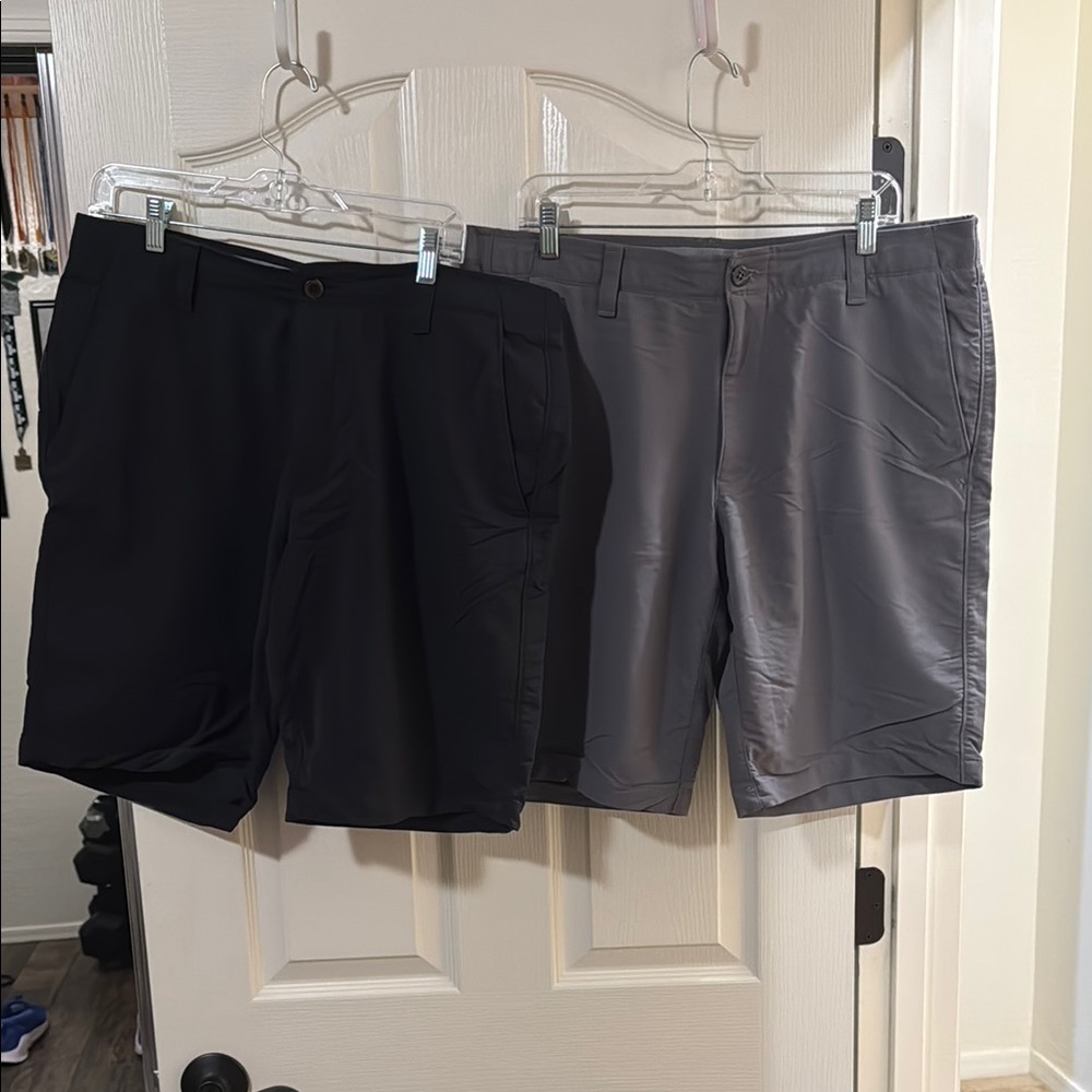 **BUNDLE OF 2** UNDER ARMOUR- Men's Black and Gray Golf Shorts